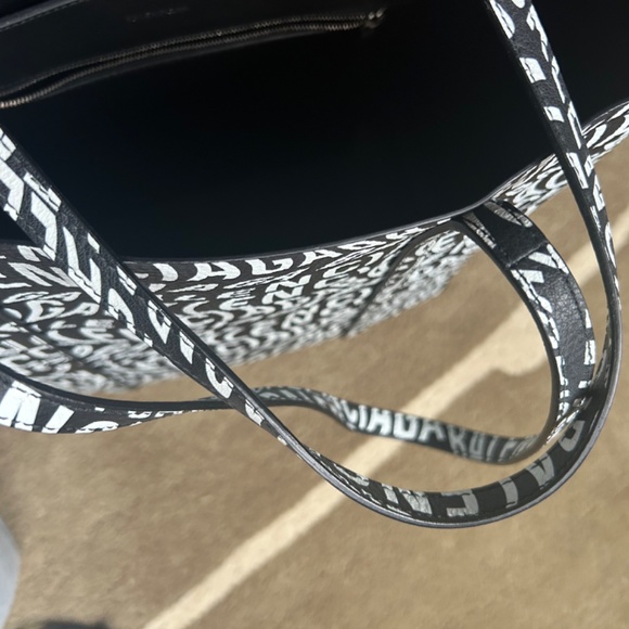 Balenciaga - SOLD - Picture 7 of 9